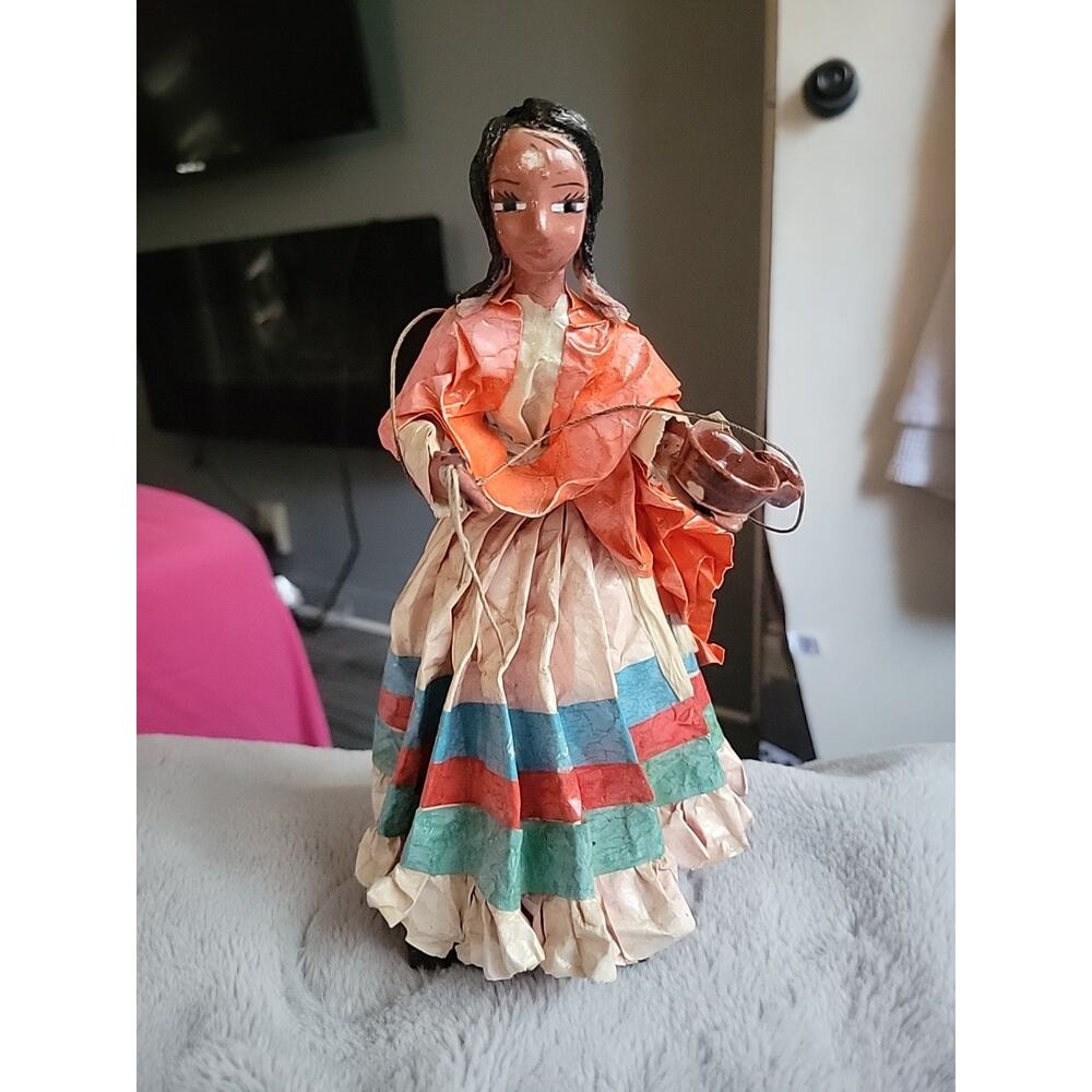 VINTAGE MEXICAN WOMAN W bowl PAPER MACHE FOLK ART FIGURE DOLL